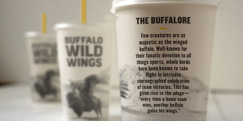 Buffalo Wild Wings體育酒吧新logo設計，帶翅膀的水牛形象