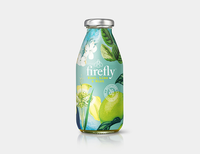 Firefly帶有翅膀的飲料包裝設計，配上帶狀線“活化植物”強化健康特性
