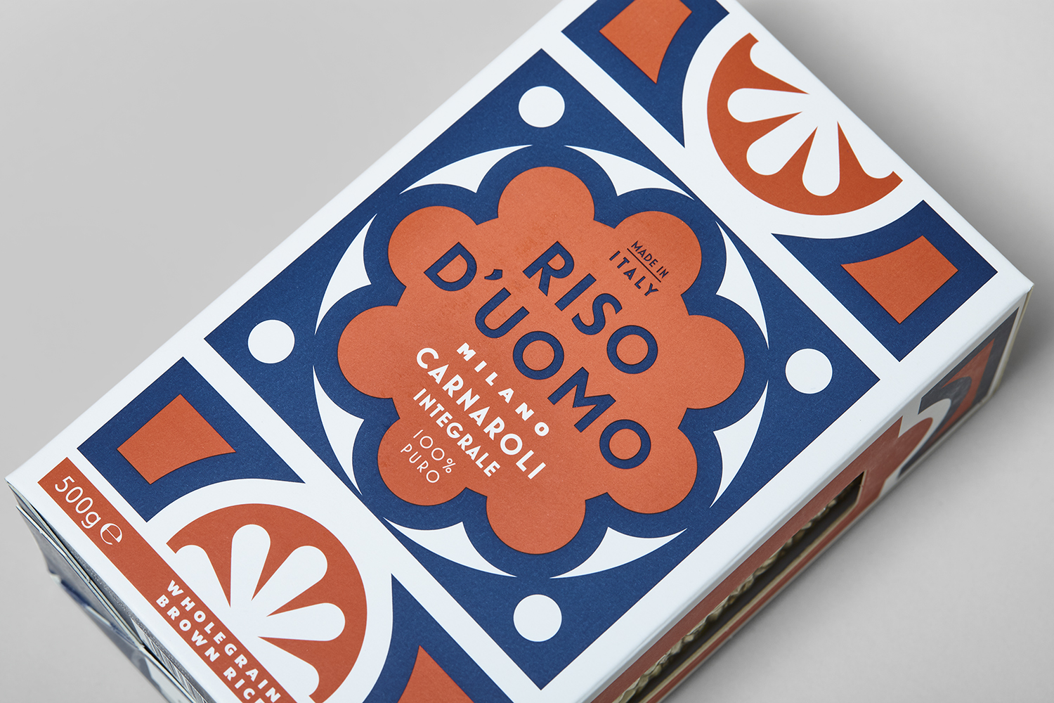 Riso D’uomo 大米包裝設計，華麗大理石地磚圖案靈感