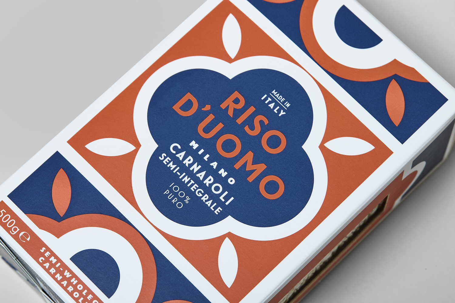 Riso D’uomo 大米包裝設計，華麗大理石地磚圖案靈感