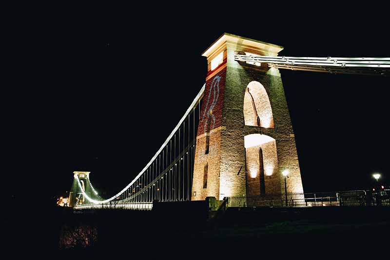 Bristol City足球俱樂部知更鳥新logo設計，讓品牌充滿視覺識別性