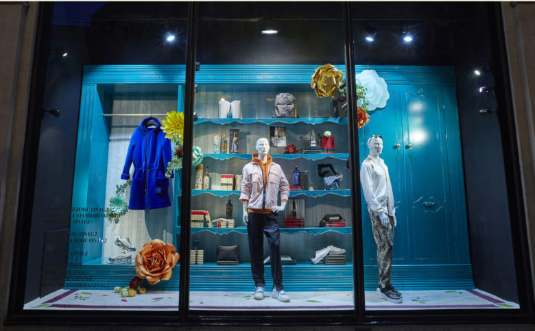 Harvey Nichol 服飾秋季新品櫥窗展示設計”復古風格“