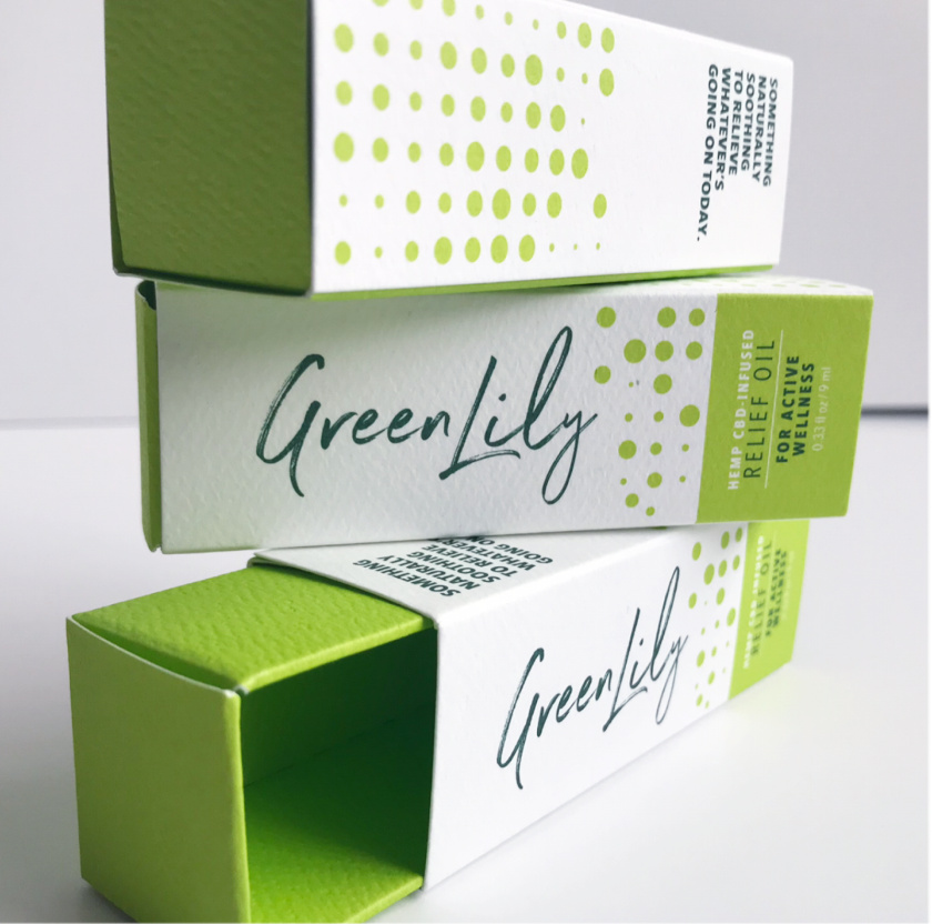 Green Lily綠百合舒緩按摩精油包裝設計，清新的綠色圓點