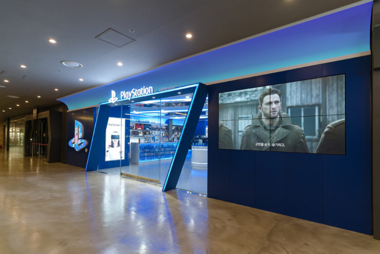 PlayStation 品牌電競游戲設(shè)備線下店鋪空間設(shè)計，藍(lán)色科技風(fēng)格