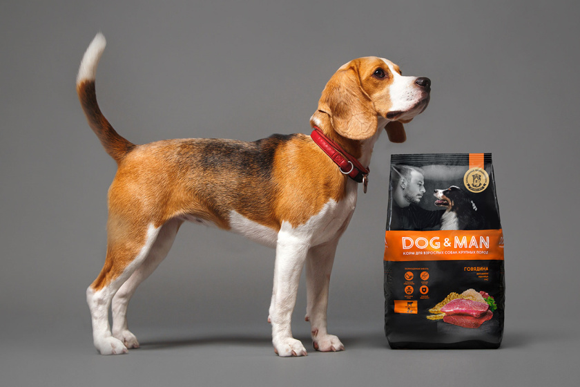 DOG&MAN 狗糧寵物食品包裝設計，男人與狗的親密照片
