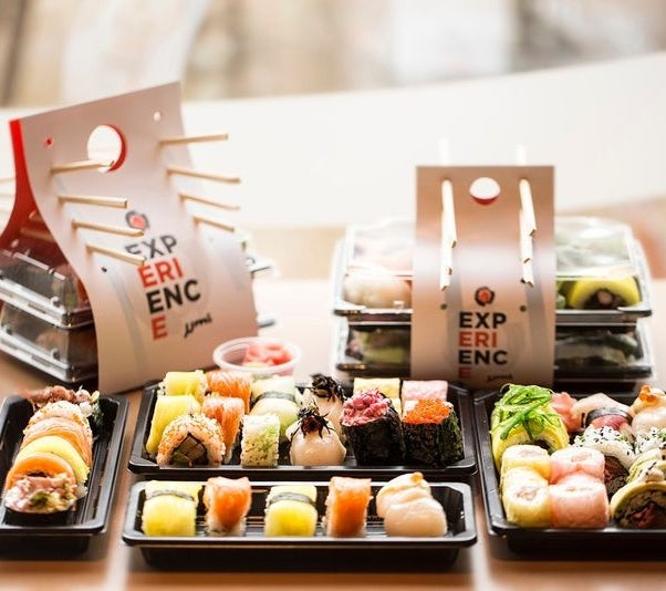 帶筷子收納的壽司外賣餐飲食品包裝設計
