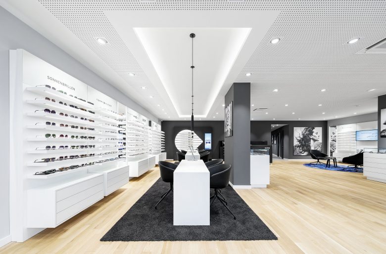 KIND 光學眼鏡和聲學聽力產品專賣店店鋪空間si設計，黑白輕松風格